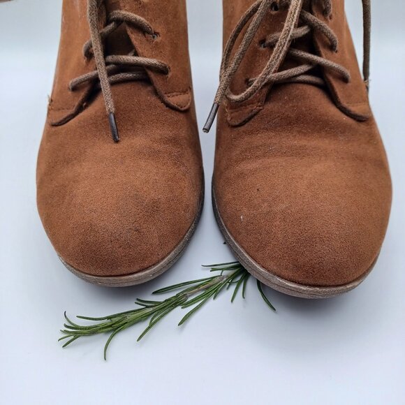 Jessica Heeled Ankle Boot - Picture 10 of 15